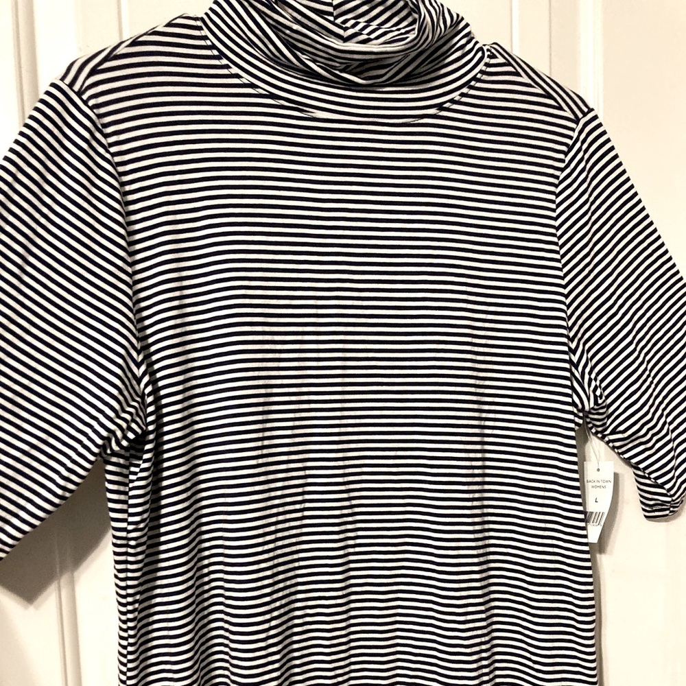 Half-sleeves, white and black stripped mock neck